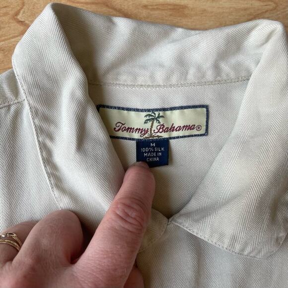 |Tommy Bahama| Silk Collard Button Up in Beige Men’s Size Medium - Picture 4 of 7